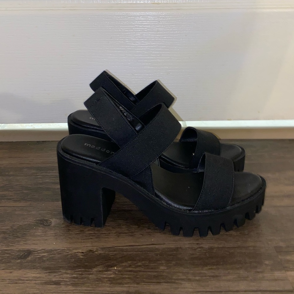 Steve Madden Black platform sandals